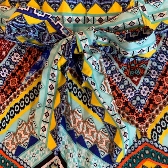 Patterned shorts with bow - Picture 2 of 4